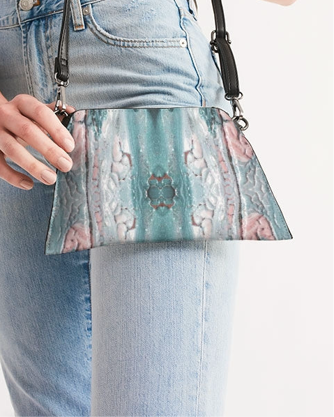 Wristlet bag